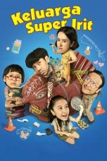 Poster film Keluarga Super Irit 2025 full movie sub Indo
